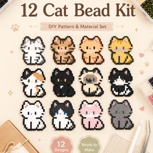Op de afbeelding: Een 12 Cat Bead Kit DIY Pattern & Material Set met twaalf verschillende kattenontwerpen in pixel-artstijl in diverse kleuren, waaronder wit, zwart, oranje en grijs. De set bevat een doos, een pincet, een gereedschap en kleine gekleurde kralen.