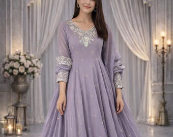 Robe Anarkali lavande avec dupatta, robe Anarkali pour tenues de soirée de créateurs