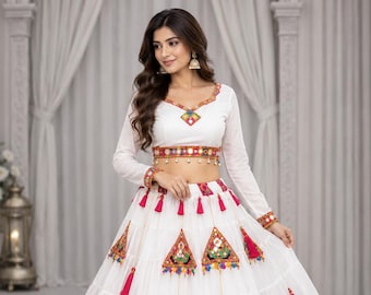 Vit Reyon Lehenga Choli, Mirror Work Blus, 6 meter utsvängd Lehenga (fri storlek)