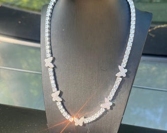 Gefrorene Schmetterlings-Tennis-Kette