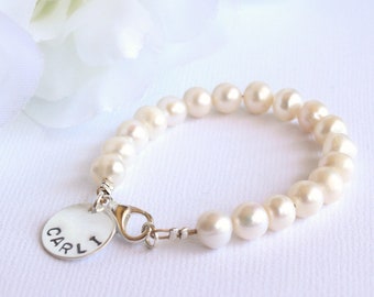 Pulsera de perlas reales personalizada, dije con nombre en plata esterlina, pulsera para niñas, regalo para niñas de las flores, perlas de agua dulce, pulsera para niñas pequeñas