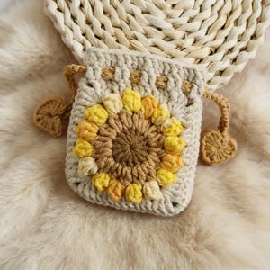 Handmade Crochet Earphone Bag, Cute AirPods Case, Crochet Sunflower Earphone Bag, Flower Pouch, Mini Coin Purse,Gift for Her,Bridesmaid Gift