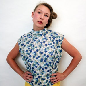 Vintage Floral Print Sleeveless Blouse image 3