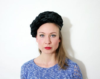 Vintage Chunky Knit Black Woven Velvet Beret Hat