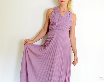 Vintage Lavender Purple Floor Length Pleated Halterneck Evening Dress