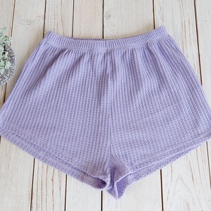 NOS Lavendel Lila Strick High Waist Shorts