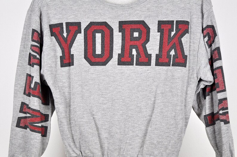 Vintage Grey New York City Print Crewneck Cropped Sweatshirt