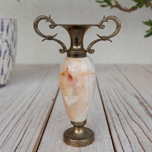 Vaso vintage in marmo onice e anfora piccola con manico in ottone