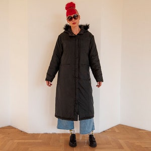 Vintage Black Minimalist Hooded Puffer Parka Coat