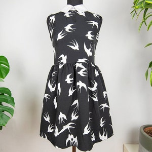 Vintage Black and White Sparrows Print Sleeveless Midi Dress