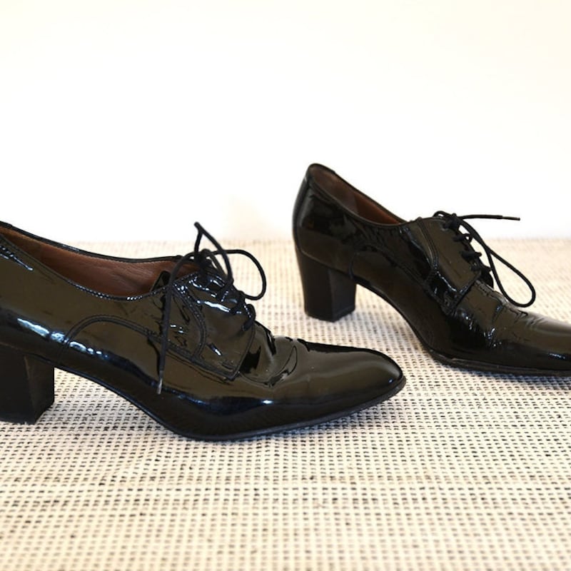 lace up oxford pumps