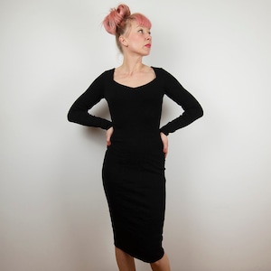Vintage Black Knit Long Sleeve Fitted Midi Pencil Dress
