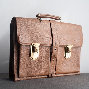 Vintage Brown Sturdy Leather Briefcase