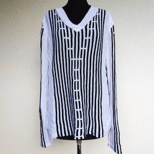Vintage Black and White Knit Striped V Neck Pullover Sweater