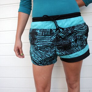 Vintage abstrakte Badeshorts