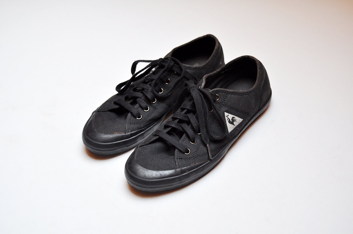 Bladeren verzamelen stuiten op Uittreksel Vintage Le Coq Sportif Black Canvas and Rubber Lace up - Etsy Hong Kong