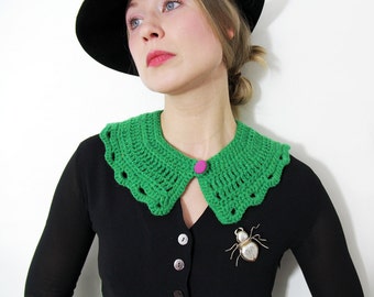 Vintage Irish Green Crochet Lace Collar Necklace Detachable Peter Pan Collar with Pink Button