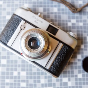 Regula IIIA Analog SLR Camera in Leather Case