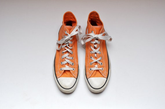 chuck 7 orange