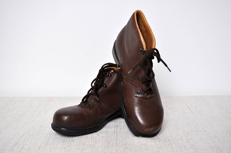 Vintage Brown Sturdy Leather Lace Up Ankle Hiking Boots