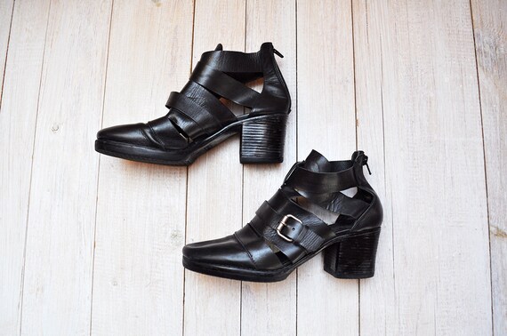 Vintage Black Leather Cutout Chunky Heel Strappy A