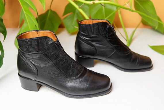Black zipper vintage boots best sale