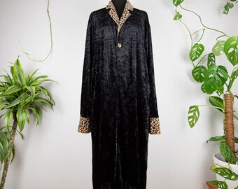 Vintage Black Cheetah Print Velvet Robe