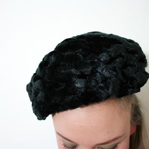 Vintage Chunky Knit Black Woven Velvet Beret Hat image 3