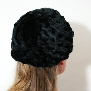 Vintage Chunky Knit Black Woven Velvet Beret Hat image 2