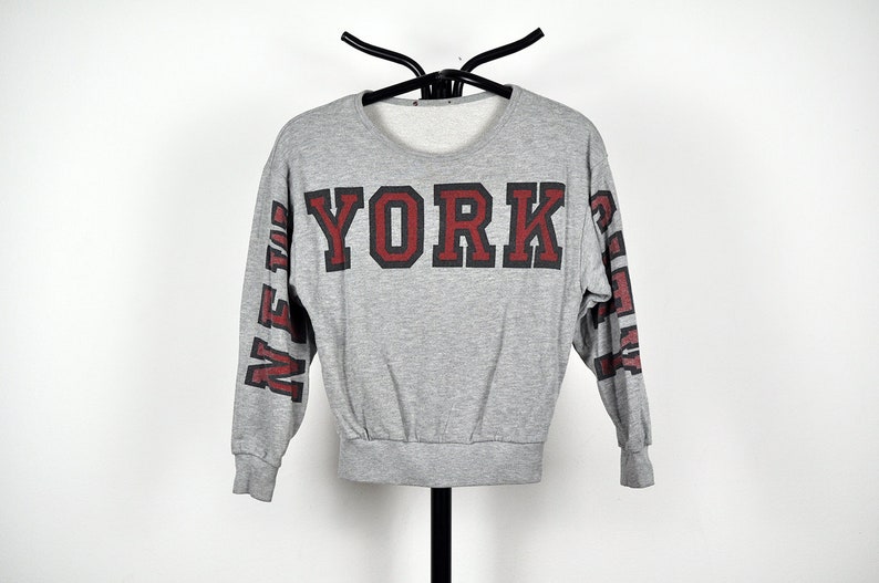 Vintage Grey New York City Print Crewneck Cropped Sweatshirt