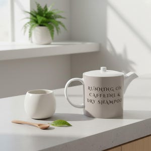 Bone China Teekanne - Auf Koffein & Trockenshampoo-Design