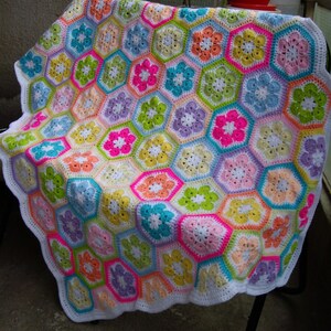 African Flower Crochet Blanket Granny Square Afghan image 2