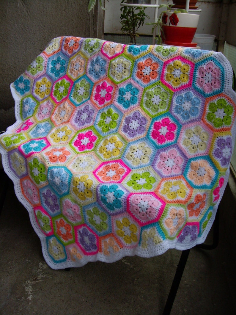 African Flower Crochet Blanket Granny Square Afghan image 2