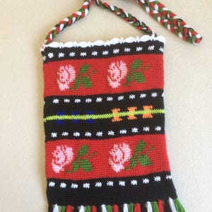 Bolsa de rosas em crochê