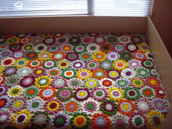 Crochet flowers blanket