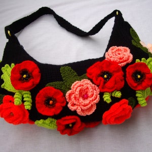 Gehäkelte Handtasche Rosen und Mohnblumen Handgemachte Geldbörse