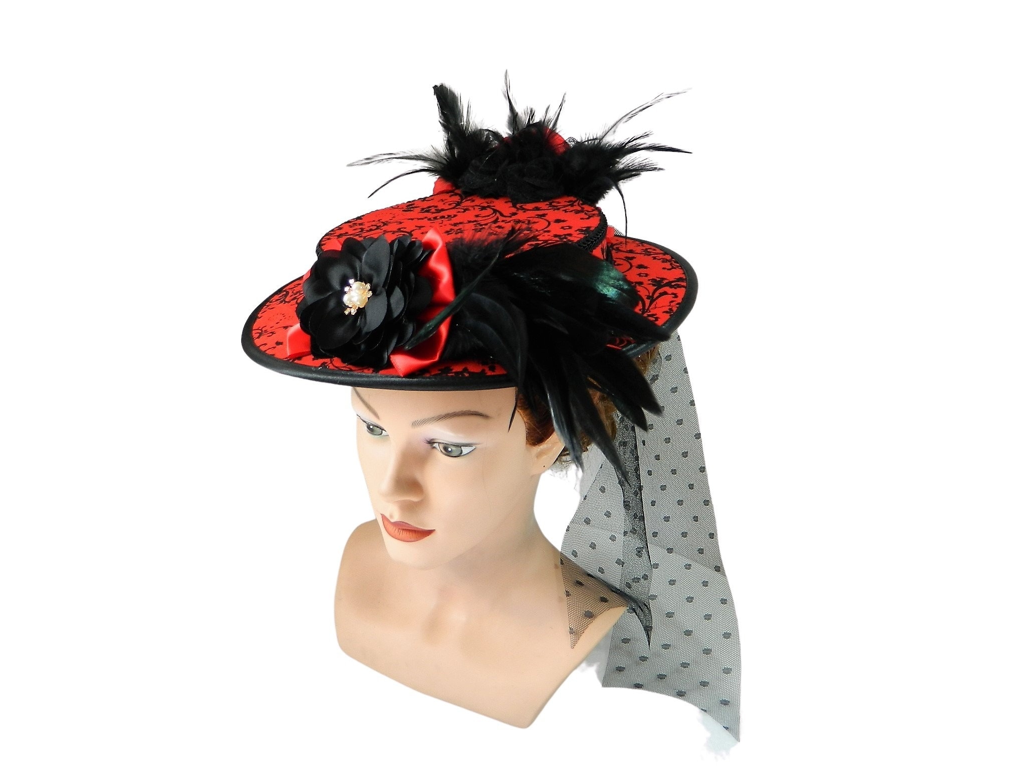 Tricorn Hat with feathers / Feather Hat / Ladies Hat with veil