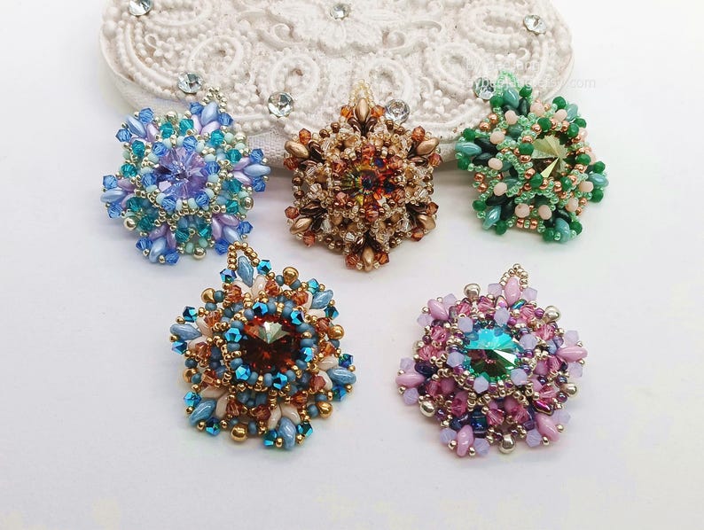 Ceres pendants, five styles in mix colors.