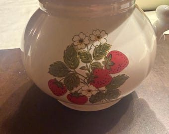 Ceramiczny dzbanek w kształcie truskawki – stan doskonały