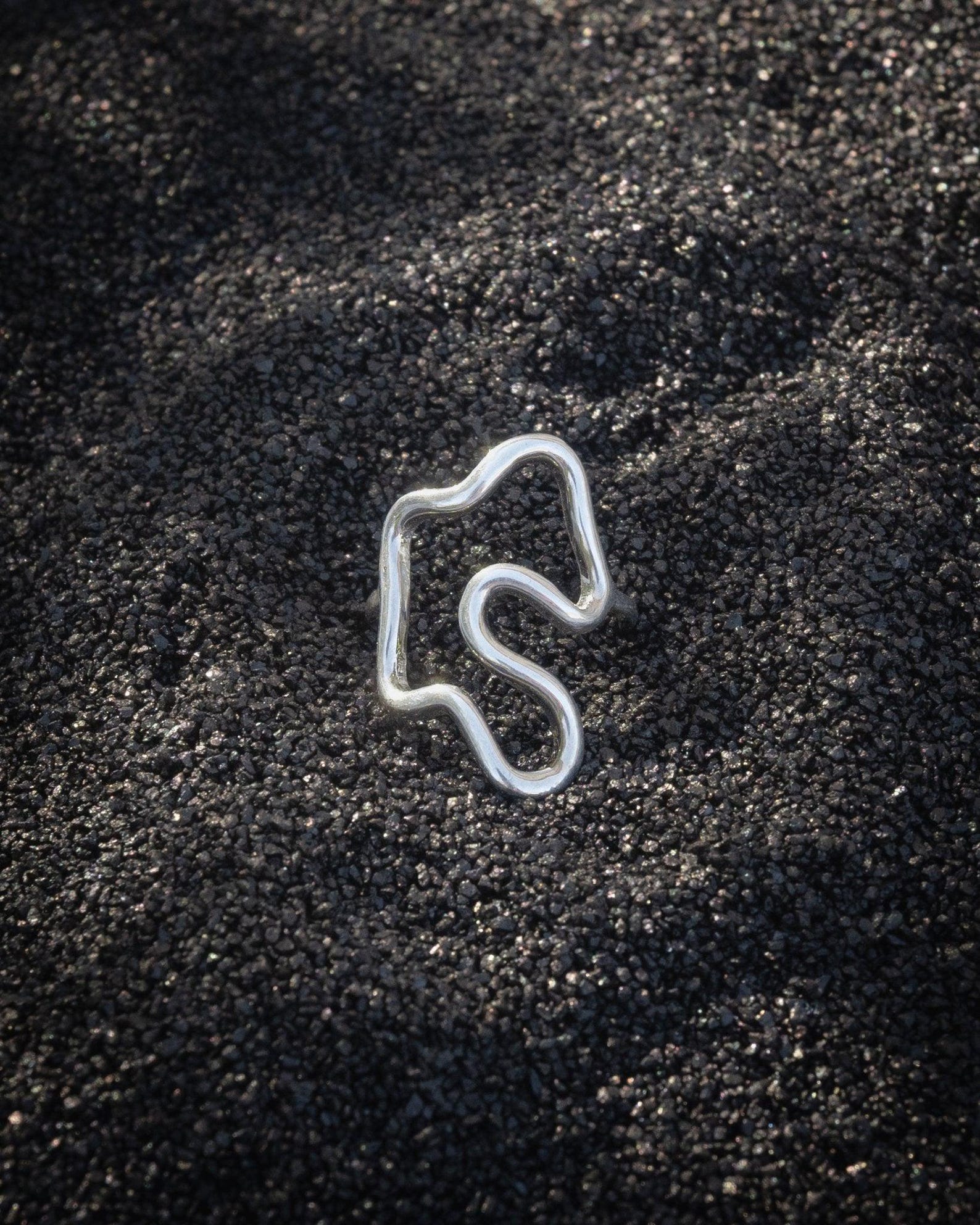 Puddle Ring by Dea Dia - Gold Abstract Modernist Ring - Flowing and ...