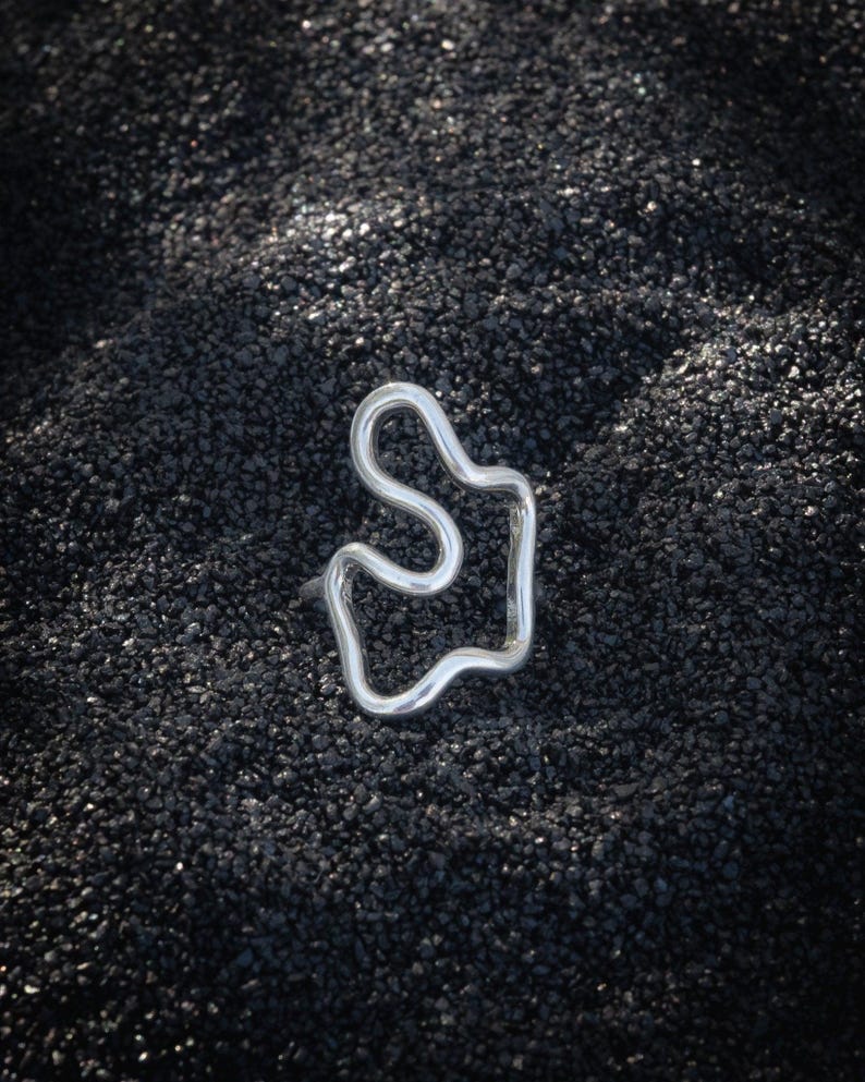 Puddle Ring by Dea Dia - Gold Abstract Modernist Ring - Flowing and ...