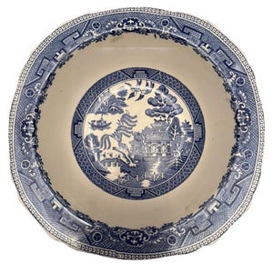 Alfred Meakin Blue Willow Rare Scalloped 8 3/8" Vegetable Serving Bowl