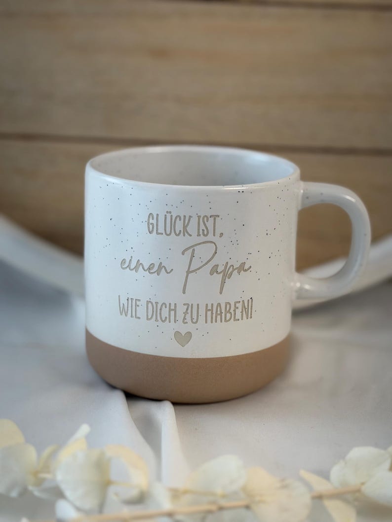 Mok met de tekst "Geluk is een vader zoals jij hebben" – Cadeau voor papa – Cadeau van een kind – Vaderdagcadeau voor papa – Bedankt papa-mok afbeelding 4