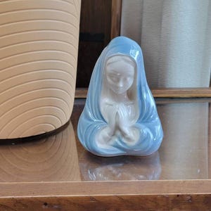 Vintage Royal Windsor Madonna Planter, Praying Virgin Mary