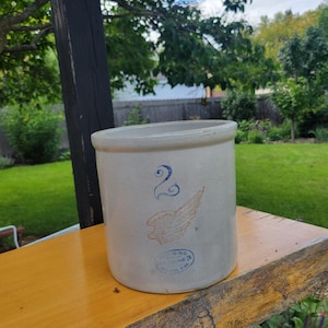 Vintage Red Wing 2 Gallon Crock, Large  Wing & Oval