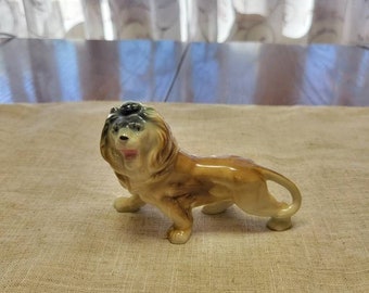 Vintage Lion Figurine, Ceramic Made in Japan (chip)