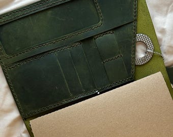Solo como complemento: Bolsillo personalizado de cuero para diario, funda de cuaderno recargable de cuero genuino cosida a mano.