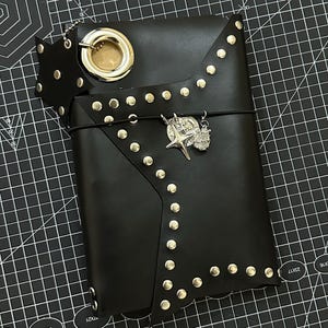 Personalized Real Leather Journal Trifold with Custom Charm, A5 A6 Refillable Traveler’s Journal Notebook