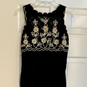 Scott McClintock and Jessica McClintock Vintage formal Black Velveteen Dress with  Gold tone appliques SZ6 Petite