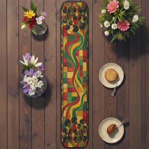 Abstraktes afrikanisches Muster gesteppter Tischläufer, grün, gelb, rotes Band-Kunstdekor, Kulturelle Welle Patchwork-Quilt, modernes lebendiges Wohndekor